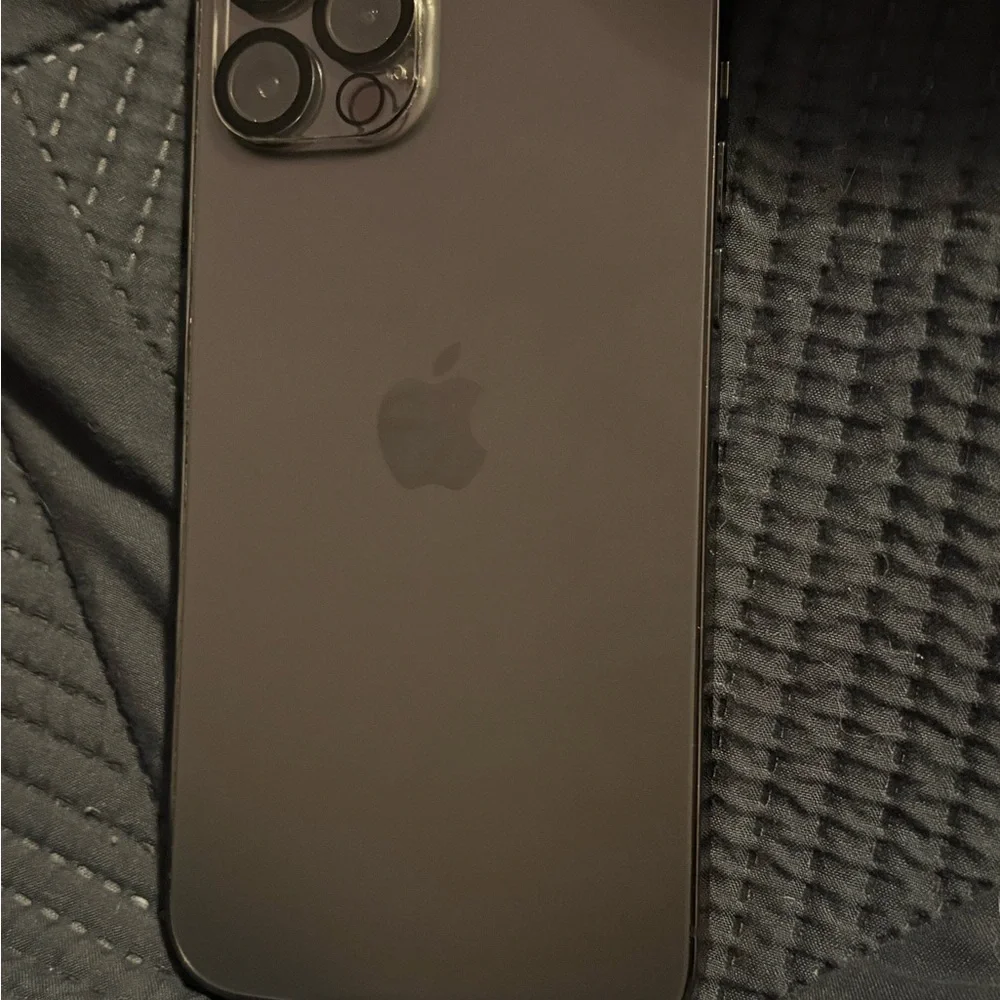 IPHONE 12 PRO MAX carrier locked
